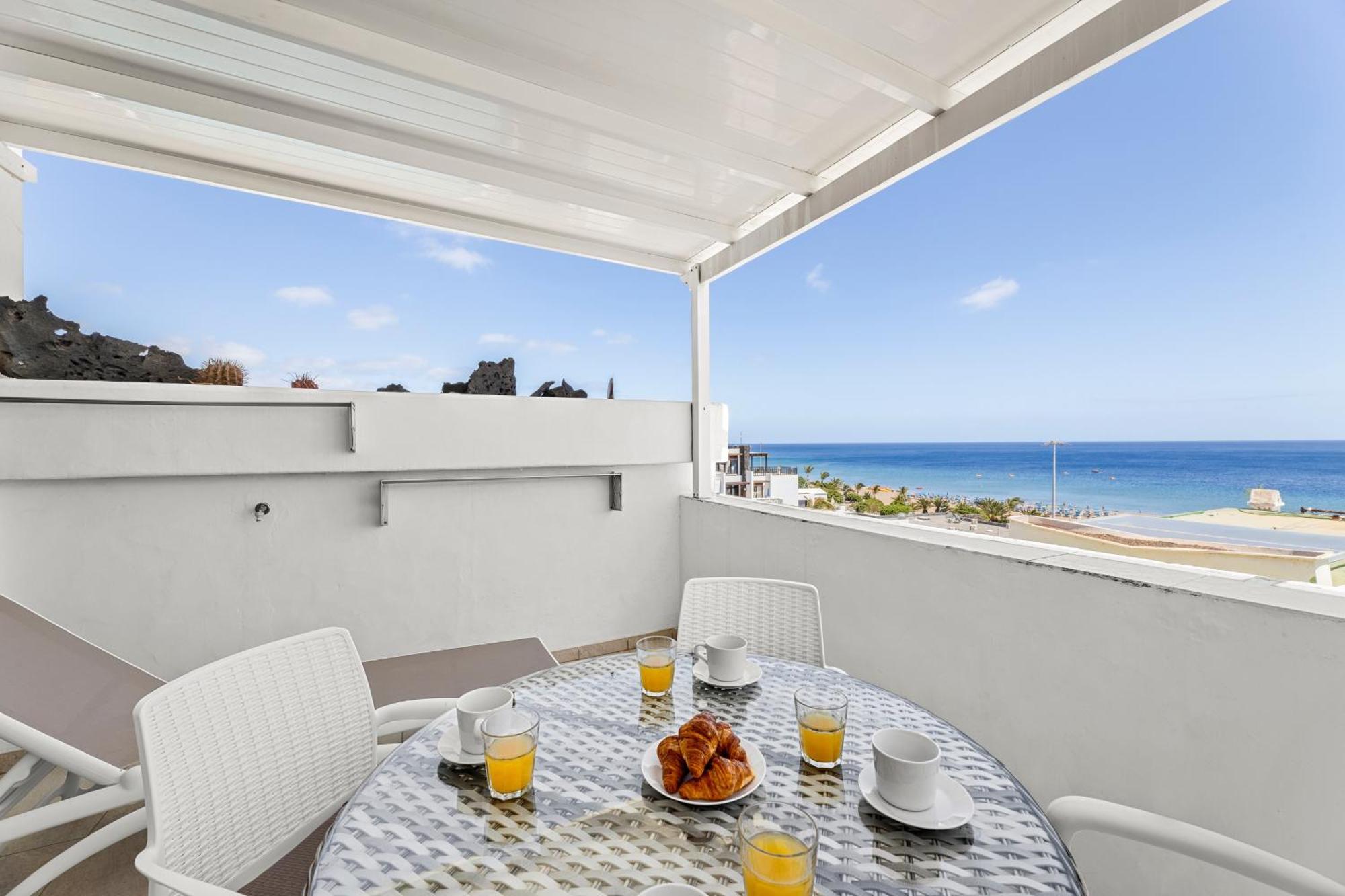 Stunning 2 Bedroom Duplex Close To Main Beach With Seaviews Puerto del Carmen  Exteriér fotografie